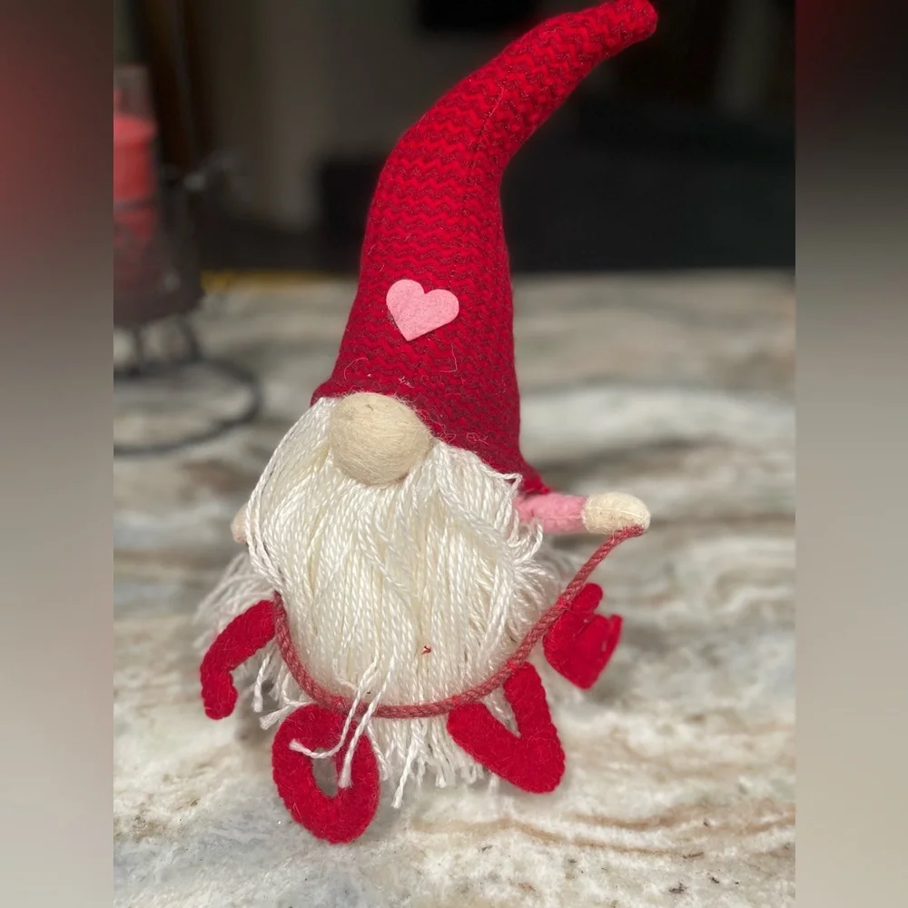 2 Valentine Gnomes - Picture 5 of 10